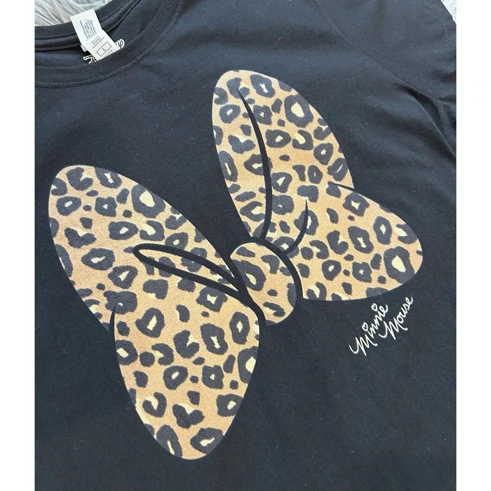 Disney Minnie Mouse Leopard Print Bow Black T-shirt Size Large‎